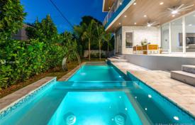 Villa – Miami Beach, Florida, Estados Unidos. $2 699 000