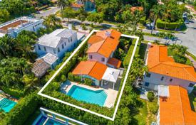 Villa – Miami Beach, Florida, Estados Unidos. $2 400 000