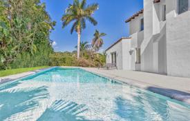 Villa – Miami Beach, Florida, Estados Unidos. $2 270 000