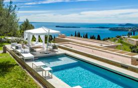Villa – Gardone Riviera, Lombardía, Italia. Price on request