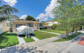 Chalet – Stillwater Drive, Miami Beach, Florida,  Estados Unidos. $1 300 000