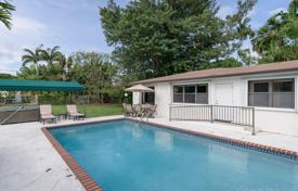 Villa – Pine Tree Drive, Miami Beach, Florida,  Estados Unidos. $2 190 000
