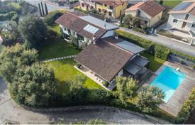 Villa – Lonato del Garda, Lombardía, Italia. 1 590 000 €