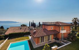 Villa – Toscolano Maderno, Lombardía, Italia. 1 395 000 €