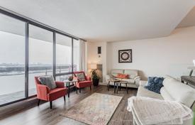 5 dormitorio piso en North York, Canadá. C$942 000