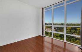 2 dormitorio piso en Lake Shore Boulevard West, Canadá. C$1 014 000