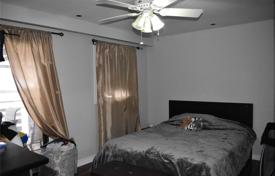7 dormitorio casa de pueblo en Scarborough, Canadá. C$1 121 000