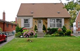 Casa de pueblo – North York, Toronto, Ontario,  Canadá. C$2 032 000