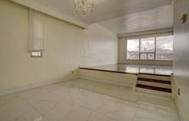 12 dormitorio adosado en North York, Canadá. C$1 294 000