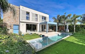 6 dormitorio villa en Cap d'Antibes, Francia. 1 890 000 €