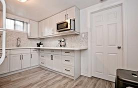 5 dormitorio adosado en Scarborough, Canadá. C$1 634 000