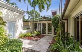 Villa – Miami Beach, Florida, Estados Unidos. $2 200 000