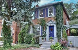 Casa de pueblo – Bathurst Street, Toronto, Ontario,  Canadá. C$1 860 000