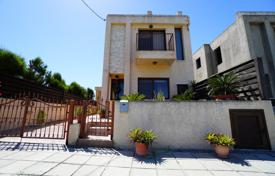 3 dormitorio adosado en Larnaca, Chipre. 280 000 €