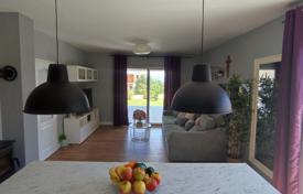 3 dormitorio casa de pueblo 146 m² en Kaštel Novi, Croacia. 595 000 €