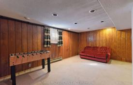 8 dormitorio casa de pueblo en Etobicoke, Canadá. C$1 744 000