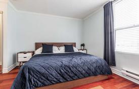 3 dormitorio piso en Yonge Street, Canadá. C$879 000