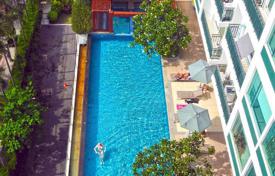 1-dormitorio apartamentos en condominio en Watthana, Tailandia. $240 000