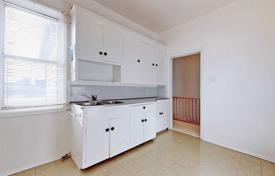 3 dormitorio adosado en Symington Avenue, Canadá. C$1 340 000