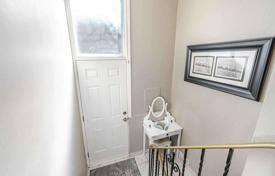 4 dormitorio adosado en North York, Canadá. C$1 297 000