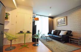 1-dormitorio apartamentos en condominio en Watthana, Tailandia. $149 000