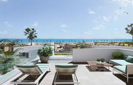 Pilar de la Horadada a poca distancia andando de la playa, tiendas y restaurantes. Villa con piscina privada (2.. 1 090 000 €