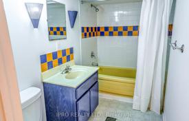 8 dormitorio adosado en Old Toronto, Canadá. C$1 345 000