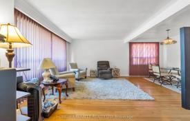 9 dormitorio casa de pueblo en Scarborough, Canadá. C$1 212 000