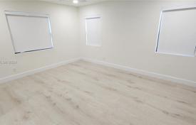 4 dormitorio casa de pueblo 340 m² en Hollywood, Estados Unidos. $849 000