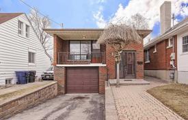 4 dormitorio casa de pueblo en Scarborough, Canadá. C$1 183 000