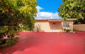 4 dormitorio casa de pueblo 208 m² en Miami, Estados Unidos. $600 000