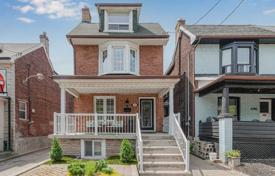 Casa de pueblo – Lansdowne Avenue, Old Toronto, Toronto,  Ontario,   Canadá. C$1 463 000