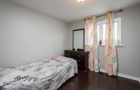 7 dormitorio casa de pueblo en Etobicoke, Canadá. C$1 482 000