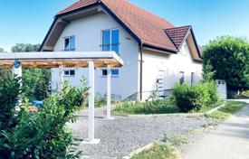 17 dormitorio villa 443 m² en Adlešiči, Eslovenia. 575 000 €