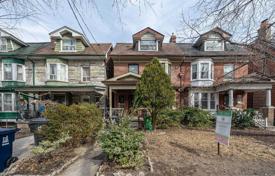 Adosado – Concord Avenue, Old Toronto, Toronto,  Ontario,   Canadá. C$2 089 000