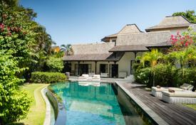 6 dormitorio villa 600 m² en Jalan Umalas, Indonesia. $1 800 000