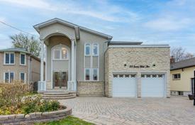 Casa de pueblo – Scarborough, Toronto, Ontario,  Canadá. C$2 164 000