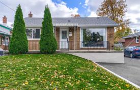 Casa de pueblo – Scarborough, Toronto, Ontario,  Canadá. C$1 147 000