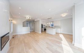 11 dormitorio casa de pueblo en North York, Canadá. C$2 039 000