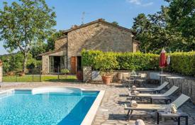 6 dormitorio villa 320 m² en Castel Focognano, Italia. 1 100 000 €