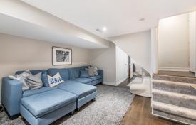 9 dormitorio adosado en Old Toronto, Canadá. C$1 507 000