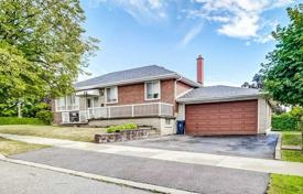 Casa de pueblo – North York, Toronto, Ontario,  Canadá. C$1 781 000