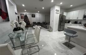 4 dormitorio casa de pueblo 177 m² en Miami, Estados Unidos. $500 000