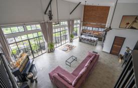 2 dormitorio piso 250 m² en Canggu, Indonesia. $555 000