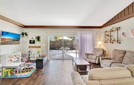 3 dormitorio casa de pueblo 205 m² en Miami, Estados Unidos. $550 000