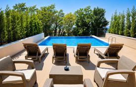 4 dormitorio villa 295 m² en Sveti Stefan, Montenegro. Price on request