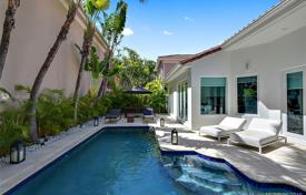 Villa – Golden Beach, Florida, Estados Unidos. $1 895 000