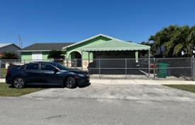 3 dormitorio casa de pueblo 223 m² en Homestead, Estados Unidos. $550 000