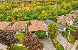 Casa de pueblo – North York, Toronto, Ontario,  Canadá. C$1 627 000