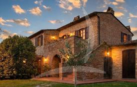 4 dormitorio villa 500 m² en Cortona, Italia. 1 000 000 €